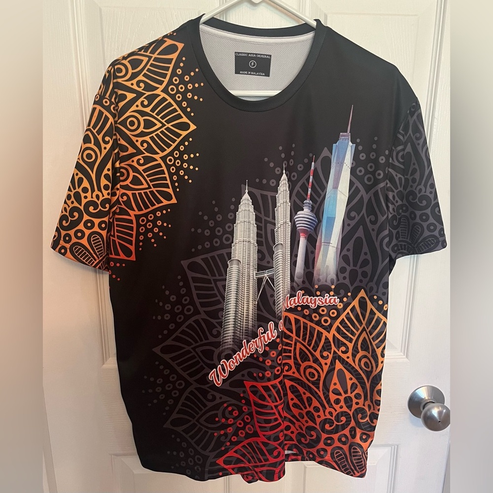 Malaysia Men’s Shirt NWOT